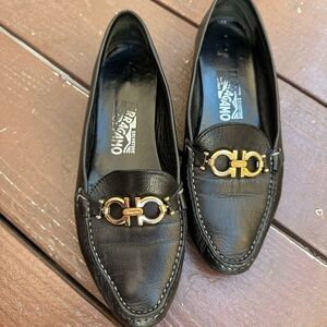Salvatore Ferragano black Leather Loafers size 7.5 runs a little smaller.